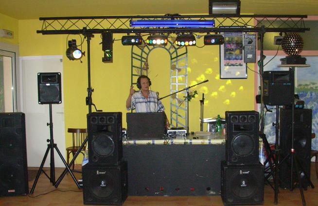 Discomobile animation francisco Dj ,mariage,fete,anniversaire et soiree